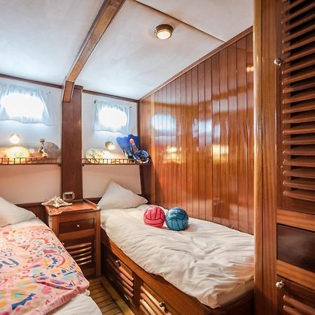 Spacious Yacht Hotel Barcelona City Center 5 Cabins Zewnętrze zdjęcie