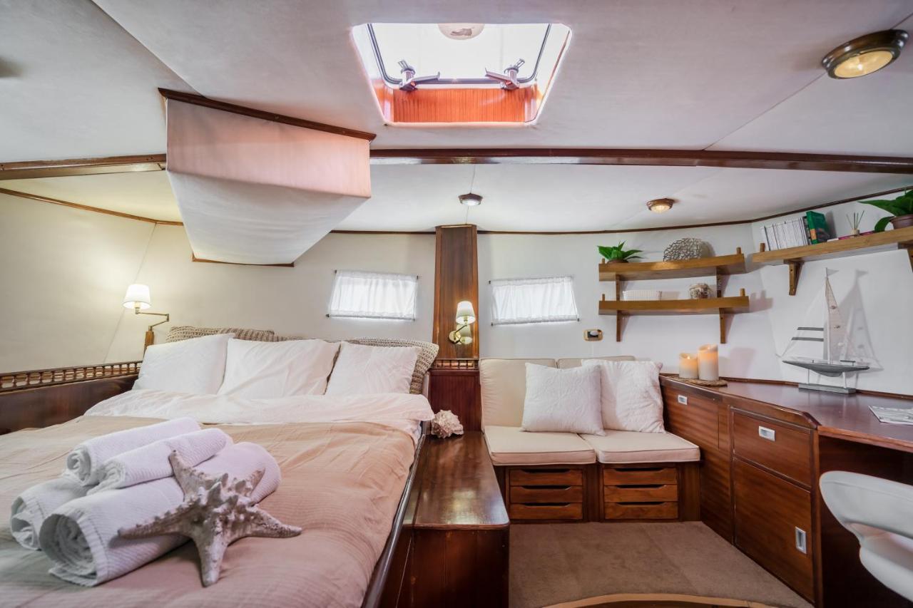 Spacious Yacht Hotel Barcelona City Center 5 Cabins Zewnętrze zdjęcie