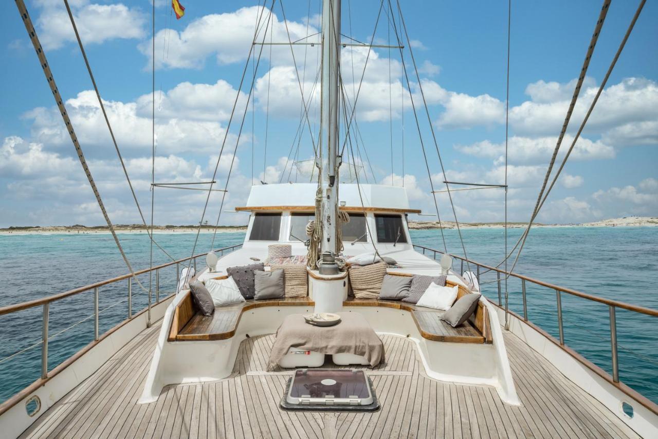 Spacious Yacht Hotel Barcelona City Center 5 Cabins Zewnętrze zdjęcie