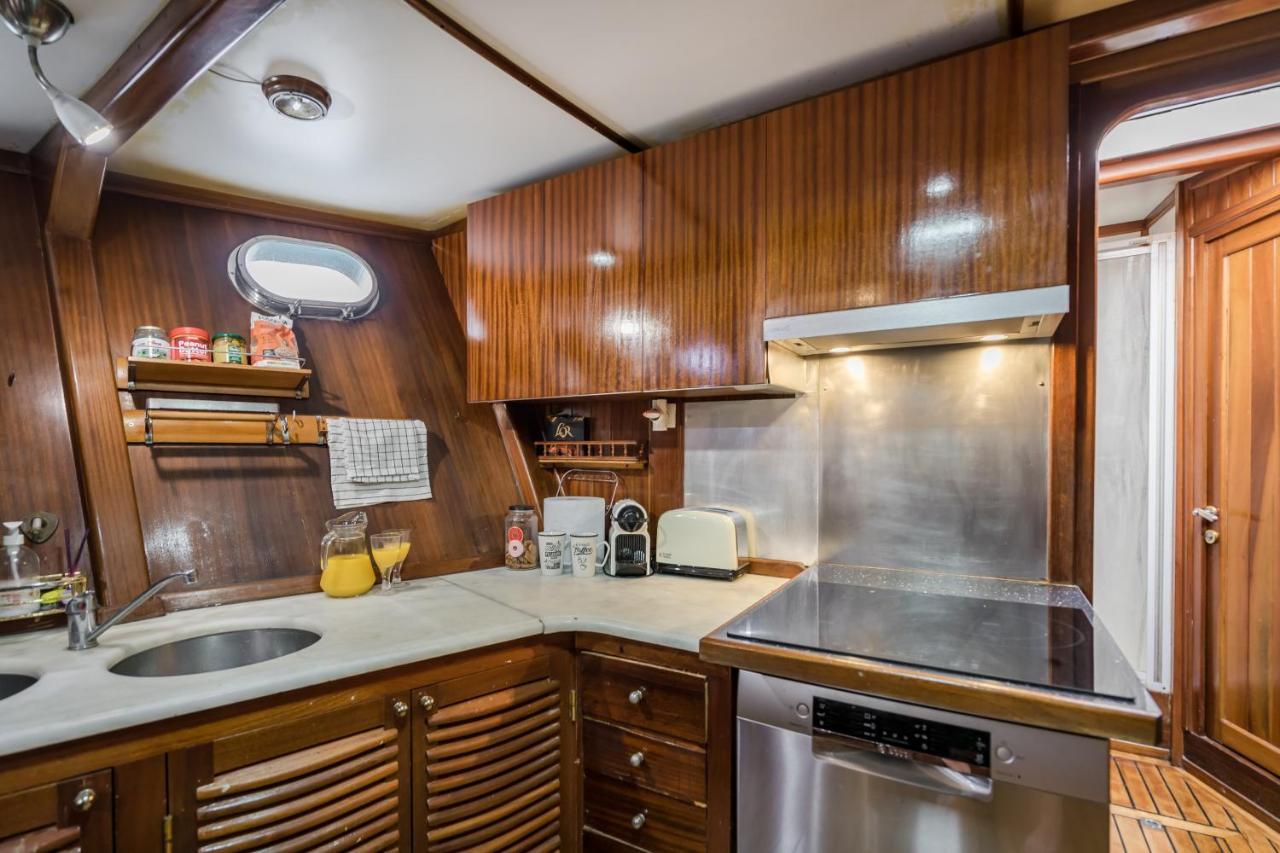 Spacious Yacht Hotel Barcelona City Center 5 Cabins Zewnętrze zdjęcie
