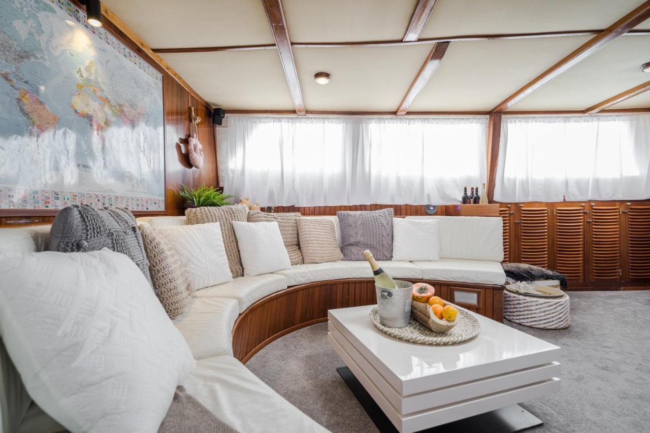 Spacious Yacht Hotel Barcelona City Center 5 Cabins Zewnętrze zdjęcie