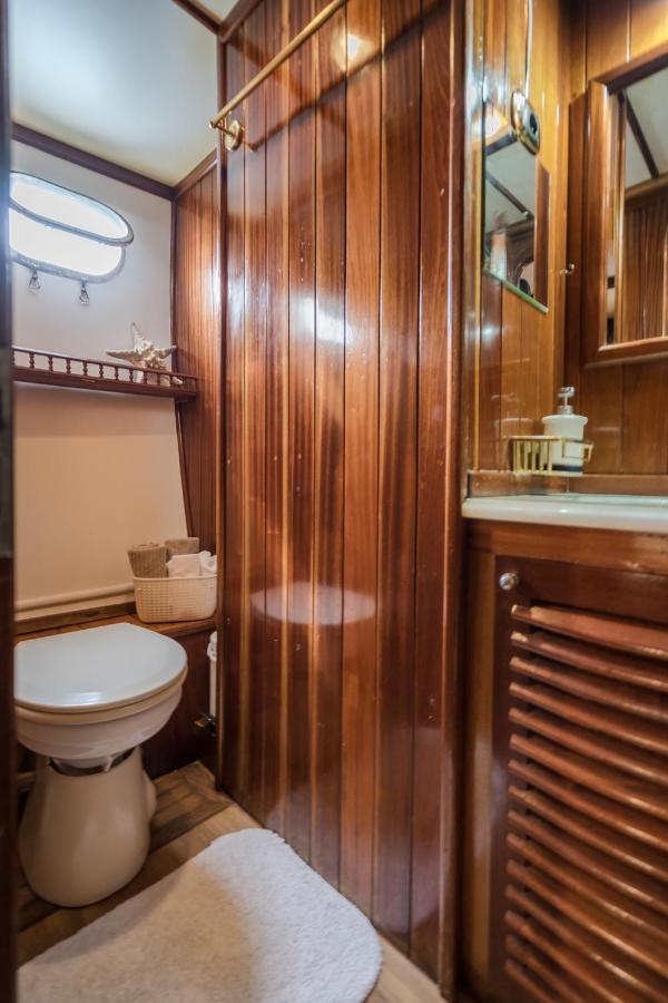 Spacious Yacht Hotel Barcelona City Center 5 Cabins Zewnętrze zdjęcie